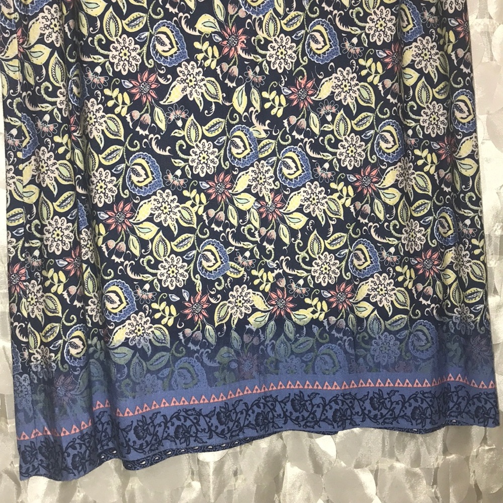 Skirt - Picture 2 of 3